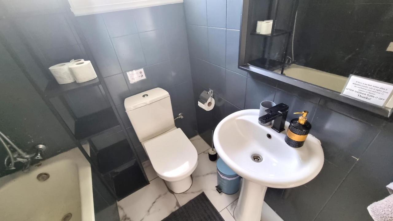 Cozy Beach Apt, Near Airport With 100Mbit Internet Larnaca Exterior foto