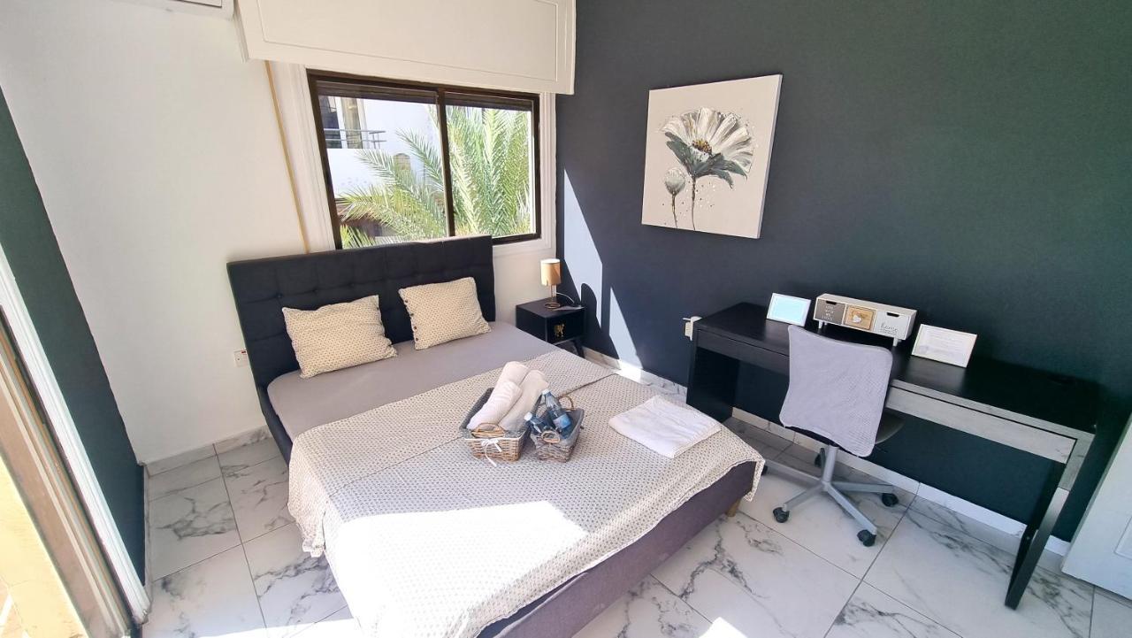 Cozy Beach Apt, Near Airport With 100Mbit Internet Larnaca Exterior foto